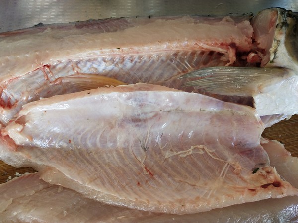 手打魚丸的做法-咸鮮味汆菜譜-易網(wǎng)<a href=http://www.fnaogov.cn/ target=_blank class=infotextkey>健康養(yǎng)生</a>網(wǎng) 手打魚丸的做法-咸鮮味汆菜譜