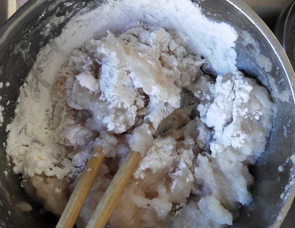 手打魚丸的做法-咸鮮味汆菜譜-易網(wǎng)健康養(yǎng)生網(wǎng) 手打魚丸的做法-咸鮮味汆菜譜