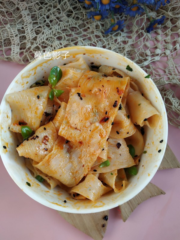 香辣紅油面皮的做法-香辣味煮菜譜-易網(wǎng)健康養(yǎng)生網(wǎng) 香辣紅油面皮的做法-香辣味煮菜譜