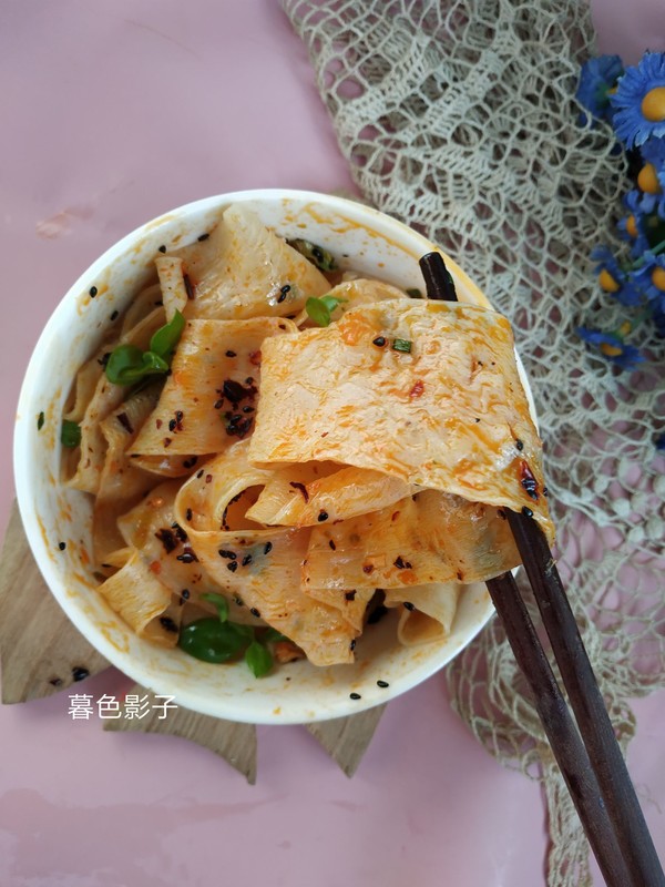 香辣紅油面皮的做法-香辣味煮菜譜-易網(wǎng)健康養(yǎng)生網(wǎng) 香辣紅油面皮的做法-香辣味煮菜譜