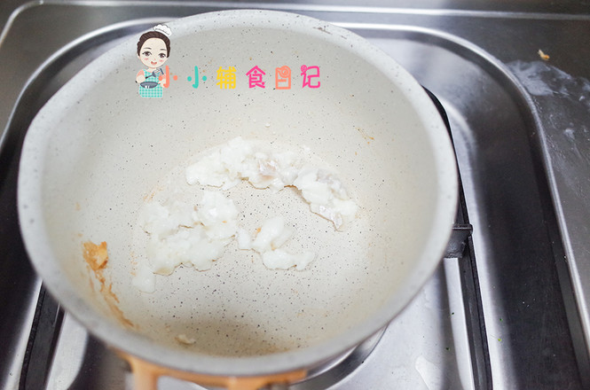 12個(gè)月以上香腸鱈魚炒蛋粒粒面的做法-家常味蒸菜譜