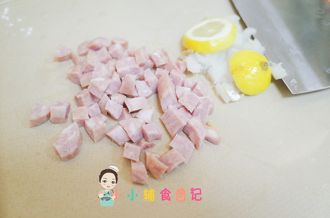 12個(gè)月以上香腸鱈魚炒蛋粒粒面的做法-家常味蒸菜譜