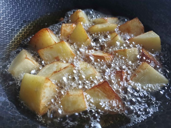 土豆燒排骨的做法-家常味燒菜譜