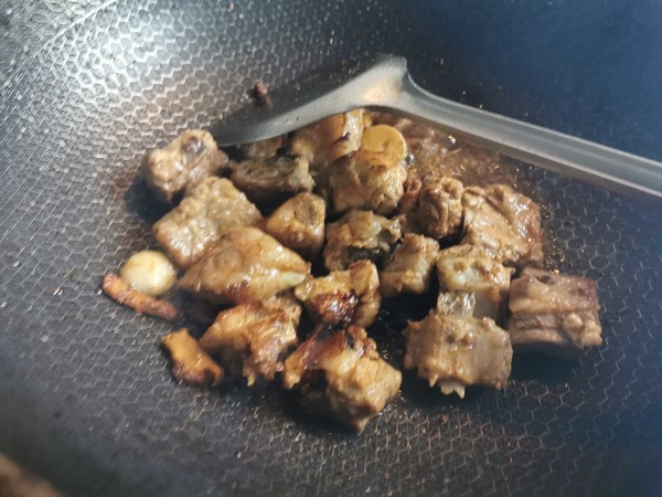 土豆燒排骨的做法-家常味燒菜譜