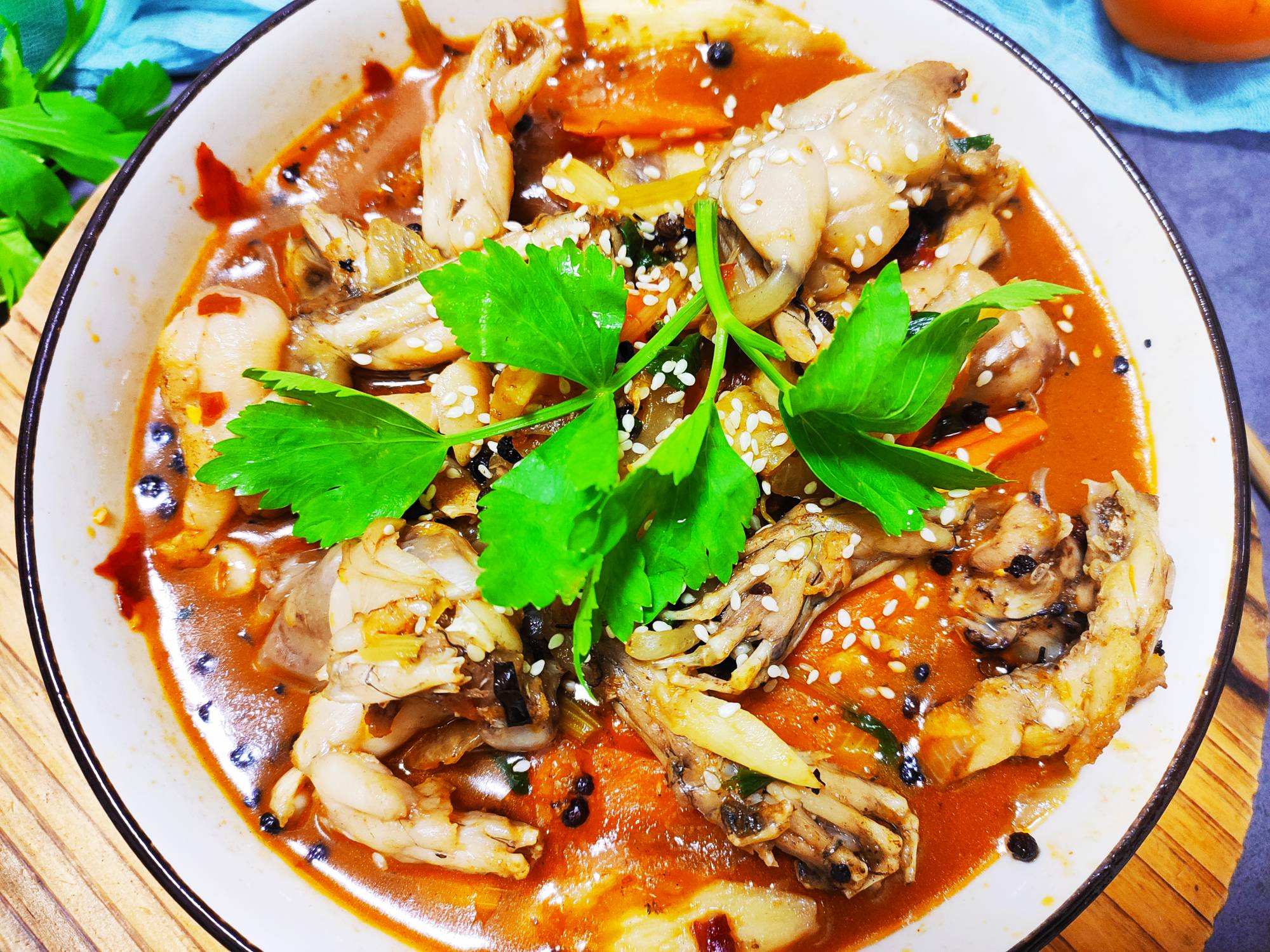 麻辣田雞!秒殺飯店!吃到撐的做法-香辣味煮菜譜-易網健康養生網 麻辣田雞!秒殺飯店!吃到撐的做法-香辣味煮菜譜