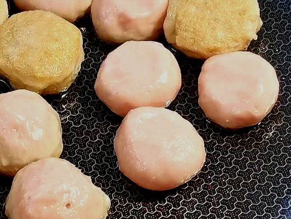 草魚餅的做法-咸鮮味煎菜譜-易網(wǎng)健康養(yǎng)生網(wǎng) 草魚餅的做法-咸鮮味煎菜譜
