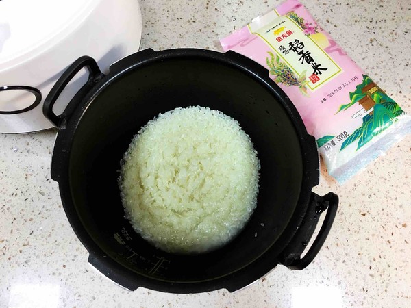 杏鮑菇排骨燜飯的做法-家常味燜菜譜