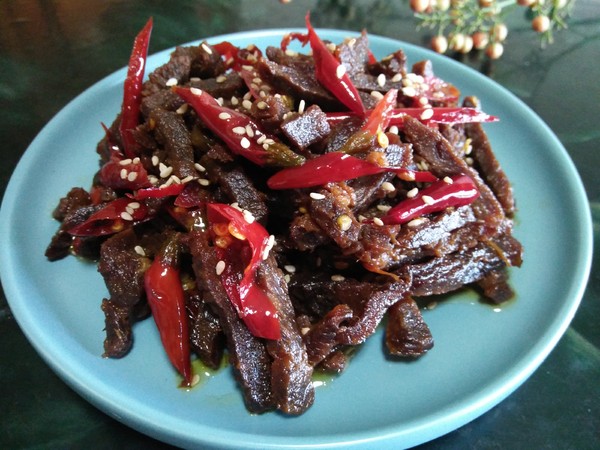 麻辣牛肉條的做法-香辣味炒菜譜-易網(wǎng)健康養(yǎng)生網(wǎng) 麻辣牛肉條的做法-香辣味炒菜譜