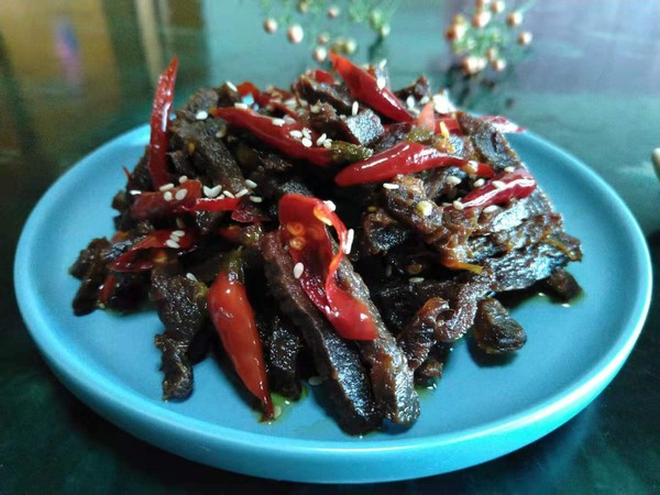 麻辣牛肉條的做法-香辣味炒菜譜-易網(wǎng)健康養(yǎng)生網(wǎng) 麻辣牛肉條的做法-香辣味炒菜譜