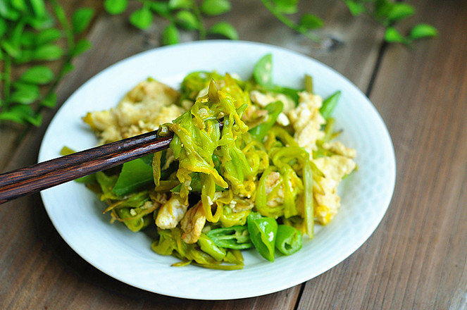 黃花菜炒雞蛋的做法-家常味炒菜譜-易網健康養生網 黃花菜炒雞蛋的做法-家常味炒菜譜