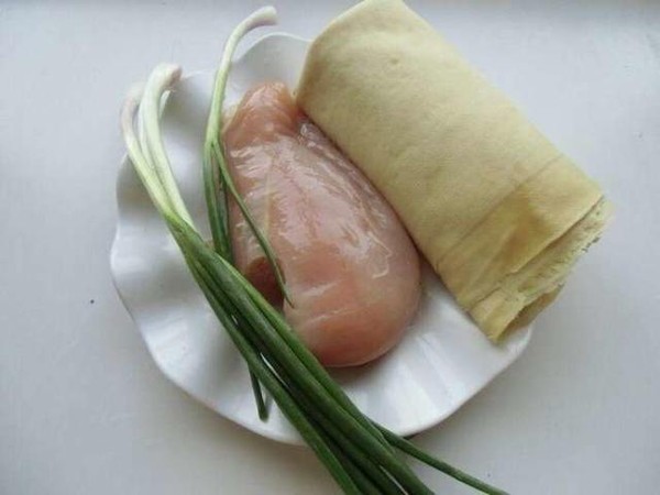 蒸肉卷的做法-家常味蒸菜譜-易網<a href=http://www.fnaogov.cn/ target=_blank class=infotextkey>健康養生</a>網 蒸肉卷的做法-家常味蒸菜譜