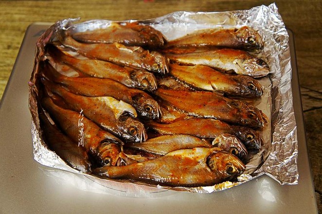 香煎小黃花魚的做法-香辣味煎菜譜-易網健康養生網 香煎小黃花魚的做法-香辣味煎菜譜
