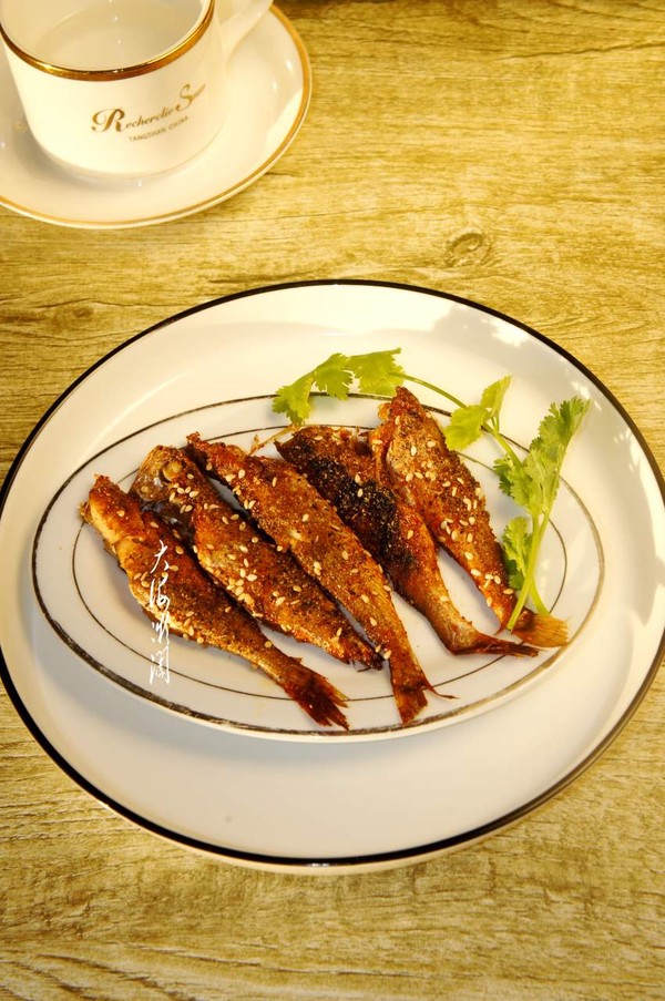 香煎小黃花魚的做法-香辣味煎菜譜-易網健康養生網 香煎小黃花魚的做法-香辣味煎菜譜