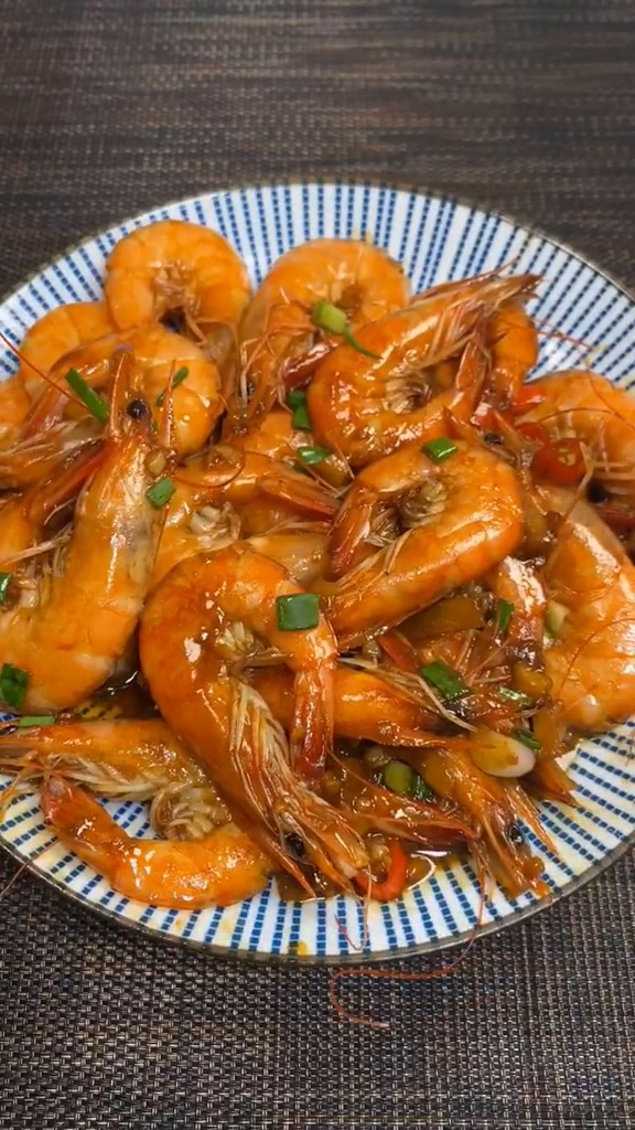 油燜大蝦的做法-家常味燜菜譜-易網健康養生網 油燜大蝦的做法-家常味燜菜譜