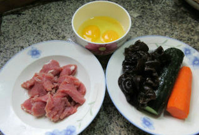 木須里脊肉的做法-家常味炒菜譜-易網(wǎng)<a href=http://www.fnaogov.cn/ target=_blank class=infotextkey>健康養(yǎng)生</a>網(wǎng) 木須里脊肉的做法-家常味炒菜譜