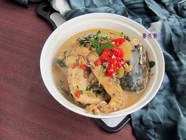 年夜飯一道紅燒魚(yú)的做法-家常味燉菜譜-易網(wǎng)健康養(yǎng)生網(wǎng) 年夜飯一道紅燒魚(yú)的做法-家常味燉菜譜