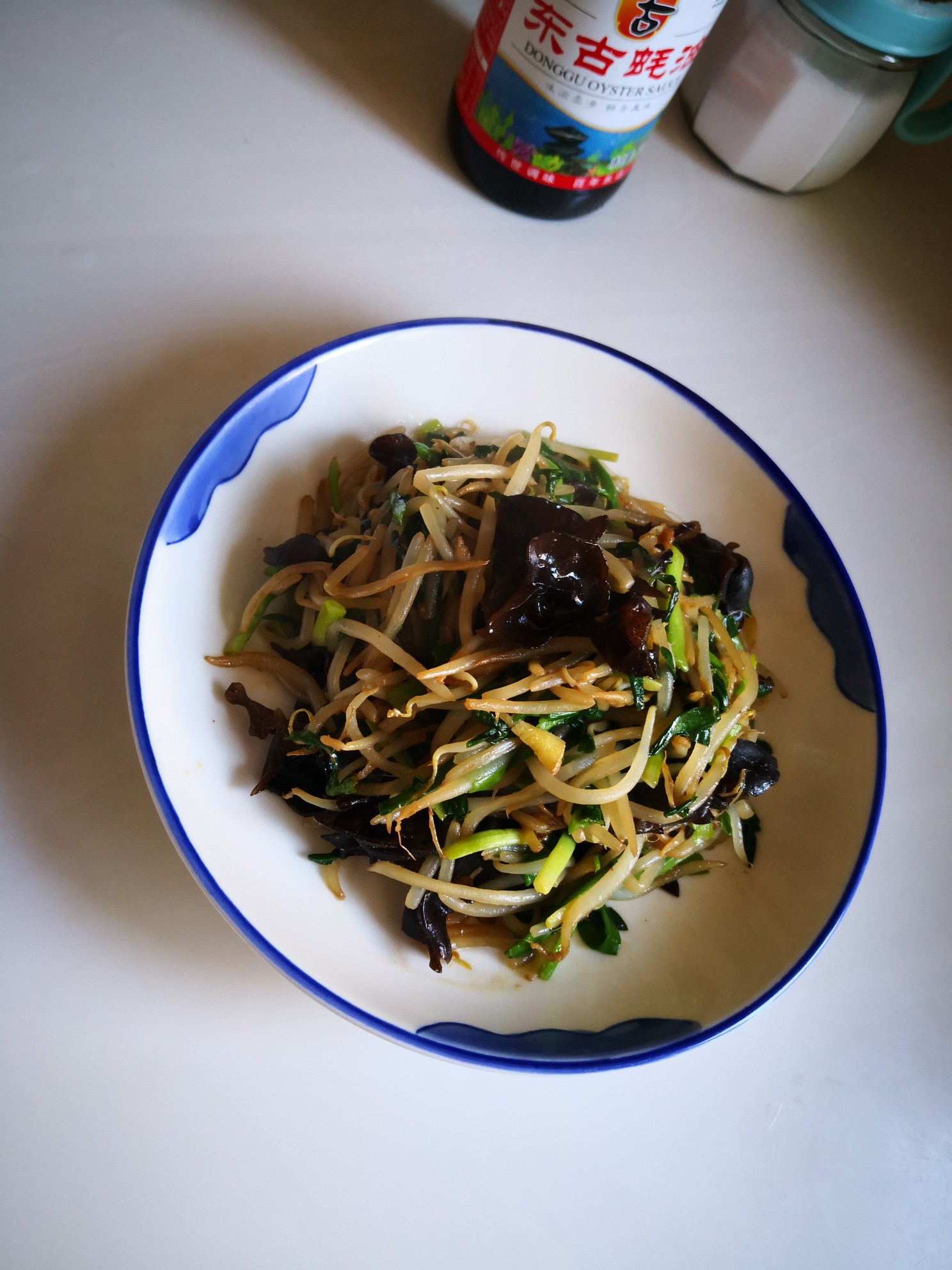 韭菜炒木耳的做法-家常味炒菜譜-易網(wǎng)健康養(yǎng)生網(wǎng) 韭菜炒木耳的做法-家常味炒菜譜