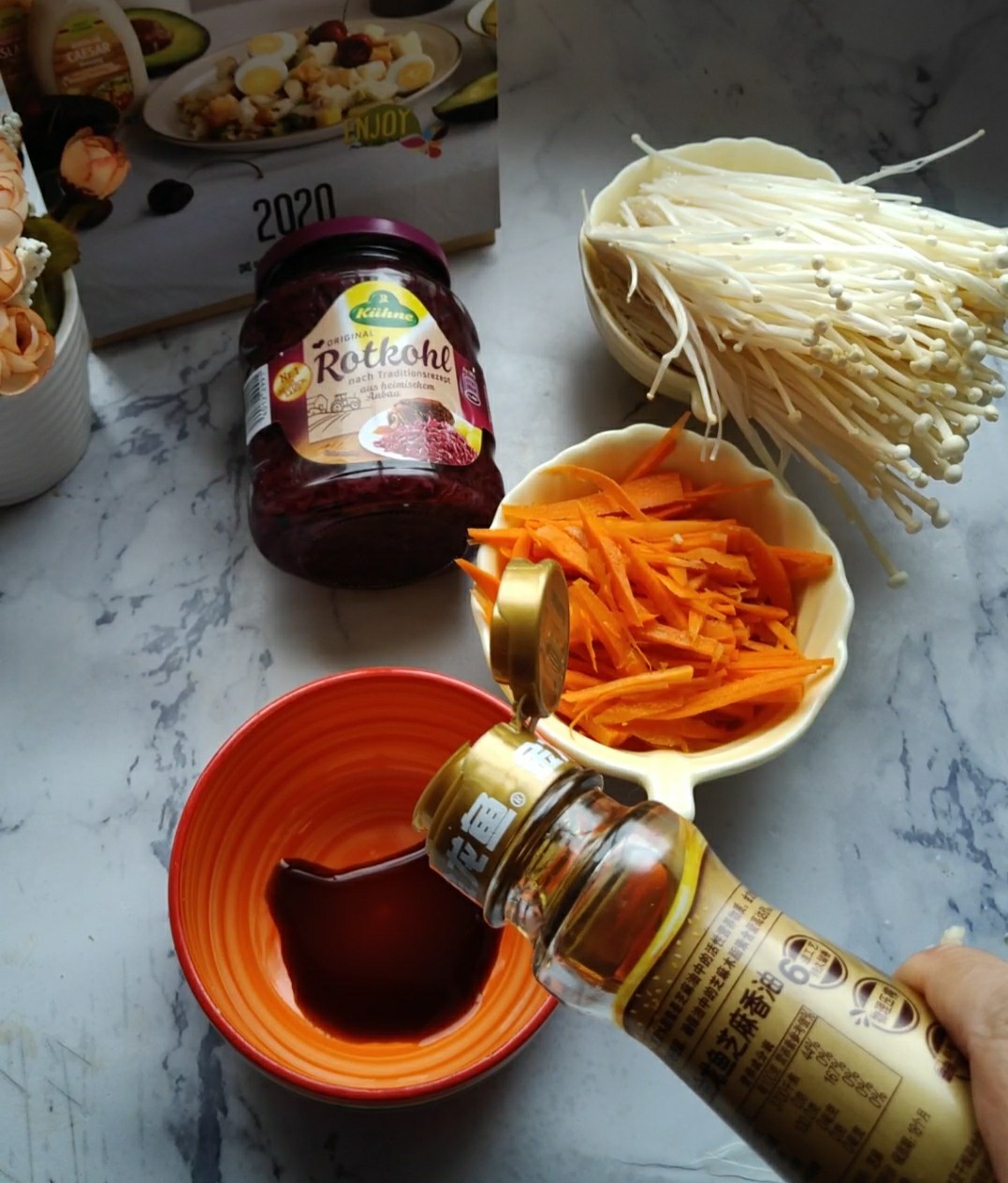 腌紅椰菜金針菇的做法-酸辣味拌菜譜