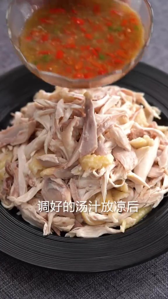 一盤(pán)好吃的口水雞肉的做法-香辣味煮菜譜