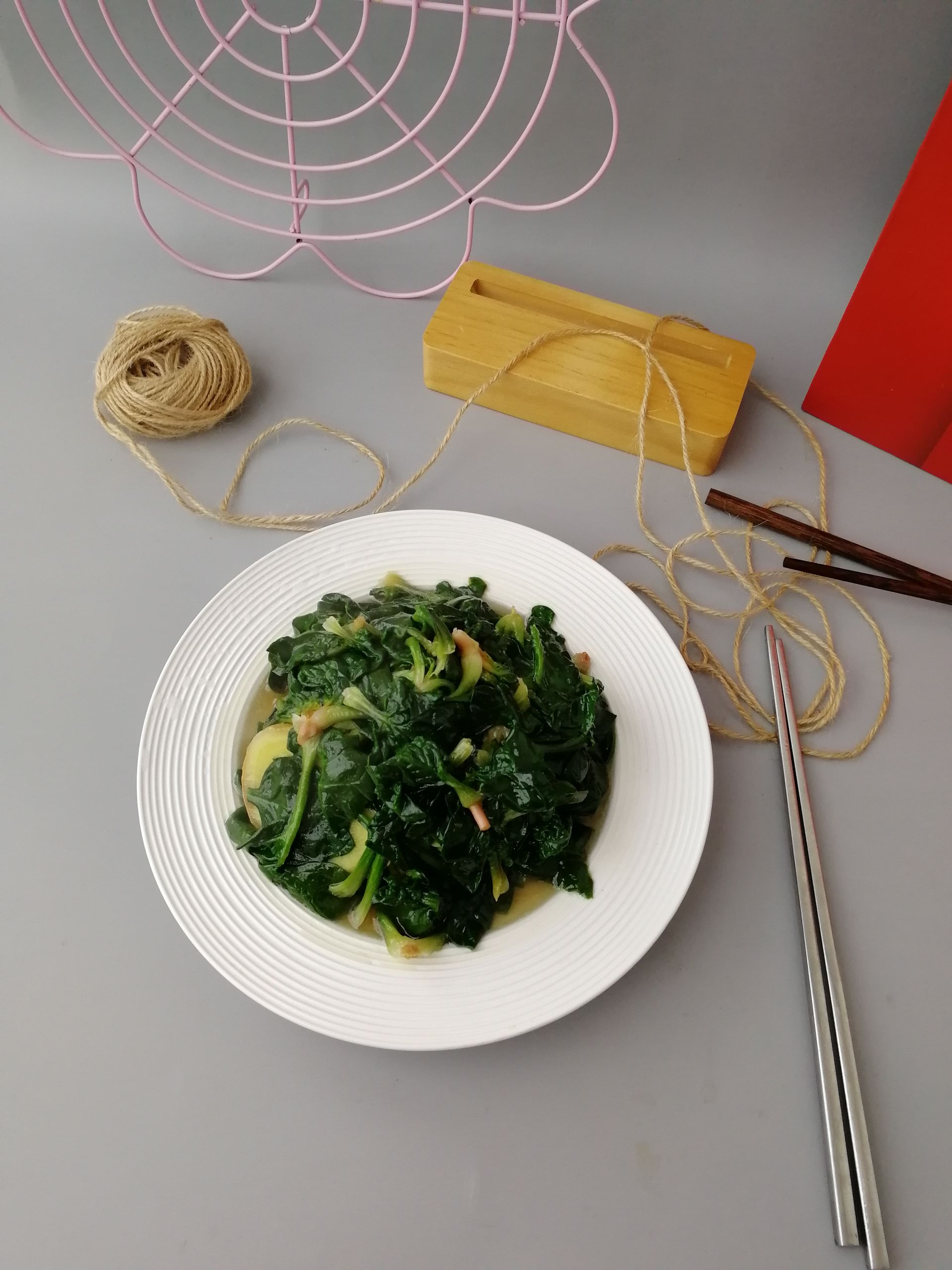 清炒菠菜的做法-家常味炒菜譜-易網健康養生網 清炒菠菜的做法-家常味炒菜譜