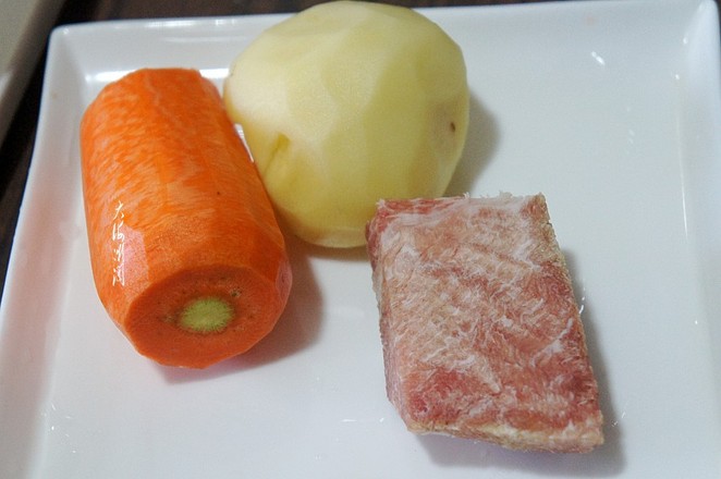 家常大燉菜的做法-家常味燉菜譜-易網(wǎng)<a href=http://www.fnaogov.cn/ target=_blank class=infotextkey>健康養(yǎng)生</a>網(wǎng) 家常大燉菜的做法-家常味燉菜譜