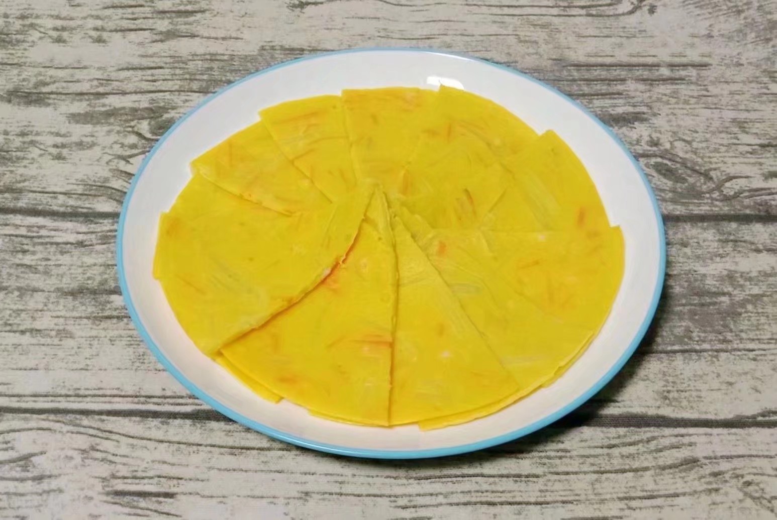蝦仁時(shí)蔬雞蛋餅 (寶寶輔食)的做法-家常味煎菜譜-易網(wǎng)健康養(yǎng)生網(wǎng) 蝦仁時(shí)蔬雞蛋餅 (寶寶輔食)的做法-家常味煎菜譜