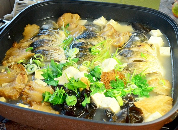 猴頭菇豆腐燉鯽魚的做法-咸鮮味燉菜譜-易網(wǎng)健康養(yǎng)生網(wǎng) 猴頭菇豆腐燉鯽魚的做法-咸鮮味燉菜譜