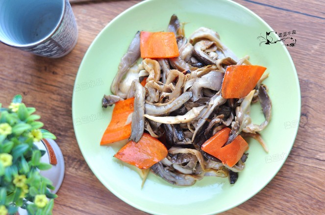 胡蘿卜炒平菇的做法-家常味炒菜譜-易網(wǎng)健康養(yǎng)生網(wǎng) 胡蘿卜炒平菇的做法-家常味炒菜譜