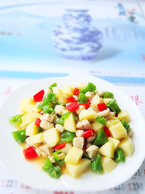 雙椒蘋果炒雞丁的做法-家常味炒菜譜-易網健康養生網 雙椒蘋果炒雞丁的做法-家常味炒菜譜