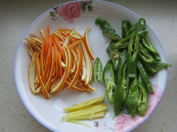 橙子皮炒肉絲的做法-家常味炒菜譜