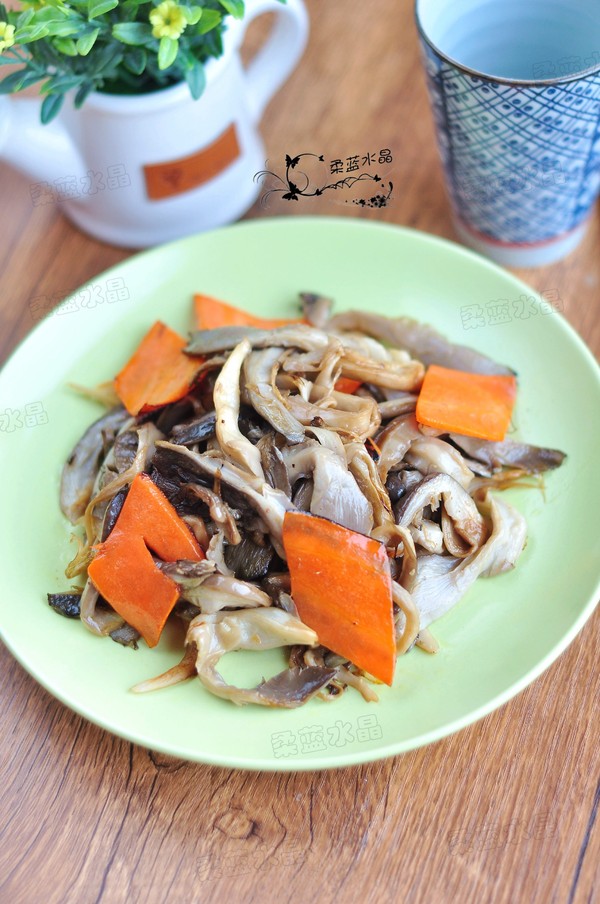 胡蘿卜炒平菇的做法-家常味炒菜譜-易網(wǎng)健康養(yǎng)生網(wǎng) 胡蘿卜炒平菇的做法-家常味炒菜譜