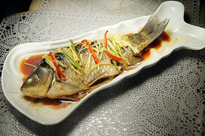 清蒸鯉魚的做法-咸鮮味蒸菜譜-易網(wǎng)健康養(yǎng)生網(wǎng) 清蒸鯉魚的做法-咸鮮味蒸菜譜