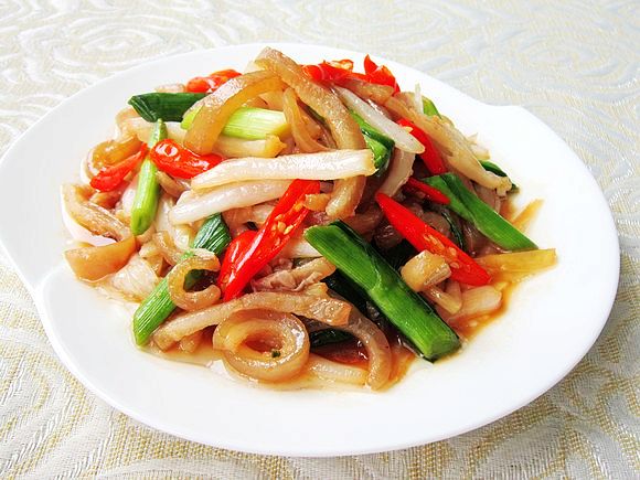酸菜炒肉皮的做法-酸辣味炒菜譜-易網健康養生網 酸菜炒肉皮的做法-酸辣味炒菜譜