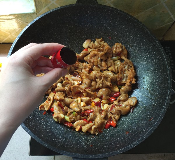 肥腸煮黑魚的做法-香辣味煮菜譜-易網健康養生網 肥腸煮黑魚的做法-香辣味煮菜譜