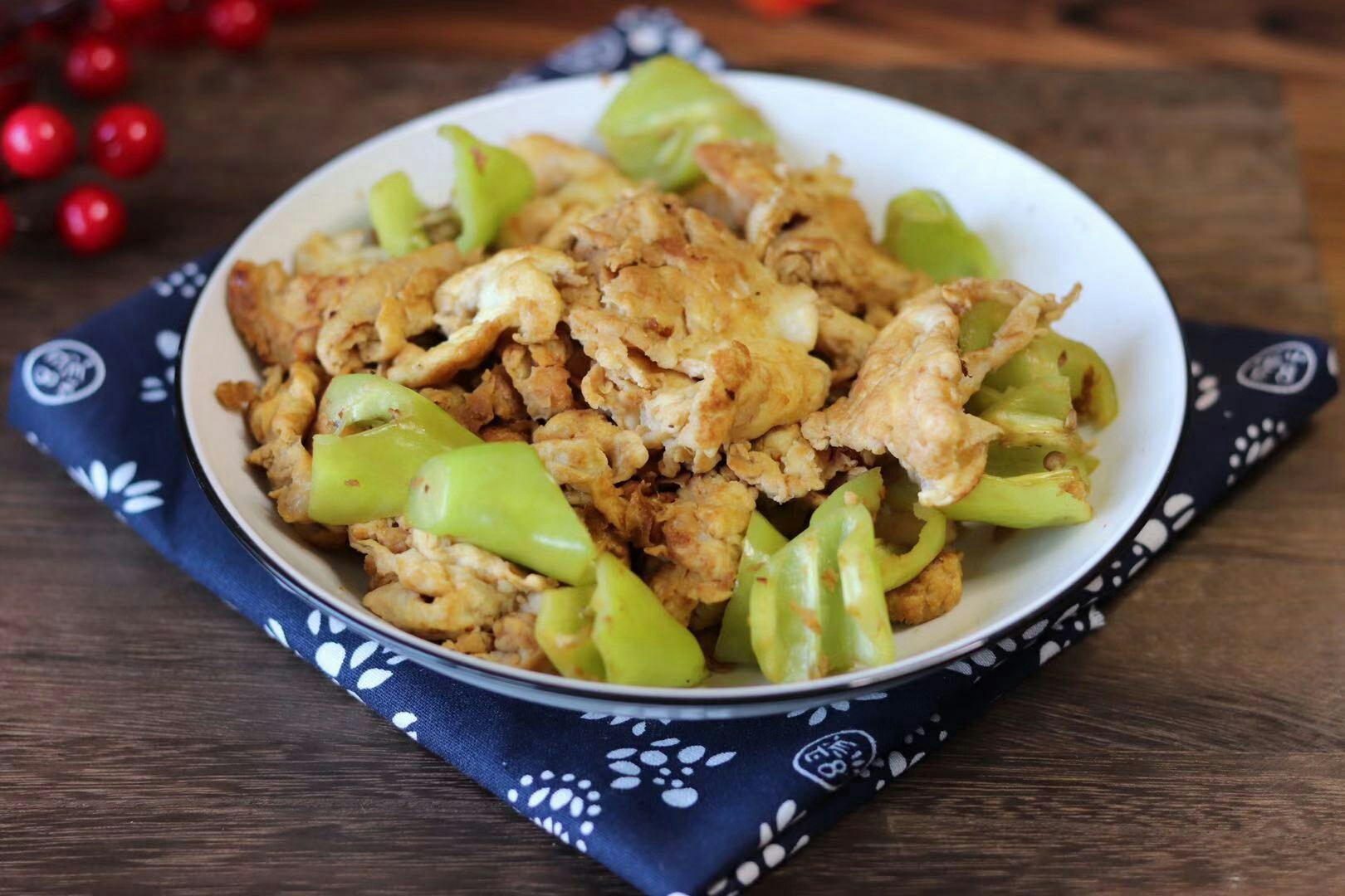 鵝蛋炒尖椒的做法-家常味炒菜譜-易網(wǎng)健康養(yǎng)生網(wǎng) 鵝蛋炒尖椒的做法-家常味炒菜譜