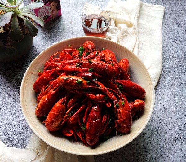 麻辣小龍蝦的做法-香辣味炒菜譜-易網健康養生網 麻辣小龍蝦的做法-香辣味炒菜譜