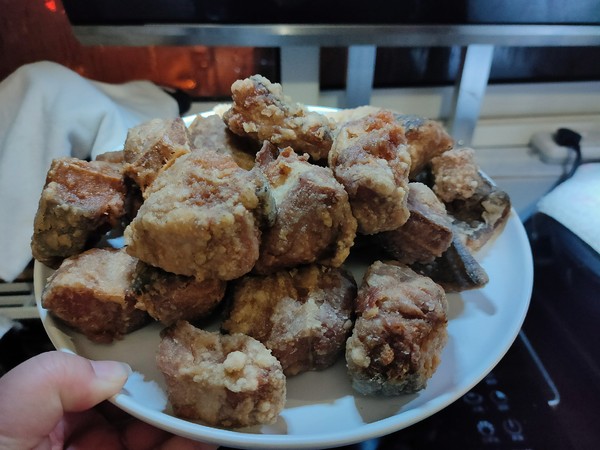 香酥老板魚的做法-家常味炸菜譜-易網健康養生網 香酥老板魚的做法-家常味炸菜譜