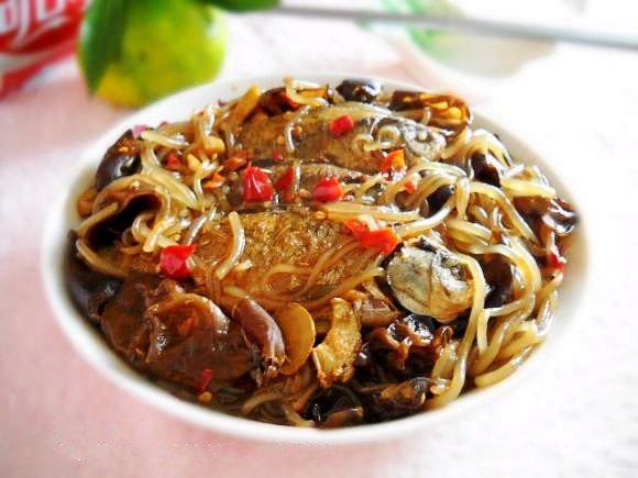 薯粉燉鯽魚的做法-咸鮮味燉菜譜-易網(wǎng)健康養(yǎng)生網(wǎng) 薯粉燉鯽魚的做法-咸鮮味燉菜譜