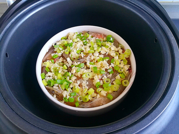 蒜蓉米粉蒸蝦的做法-家常味蒸菜譜-易網(wǎng)健康養(yǎng)生網(wǎng) 蒜蓉米粉蒸蝦的做法-家常味蒸菜譜
