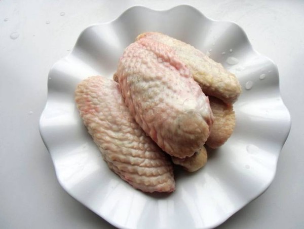 香煎雞翅的做法-香辣味煎菜譜-易網<a href=http://www.fnaogov.cn/ target=_blank class=infotextkey>健康養生</a>網 香煎雞翅的做法-香辣味煎菜譜