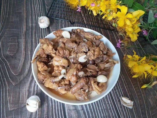 蒜香童子雞的做法-咸鮮味燒菜譜-易網(wǎng)健康養(yǎng)生網(wǎng) 蒜香童子雞的做法-咸鮮味燒菜譜