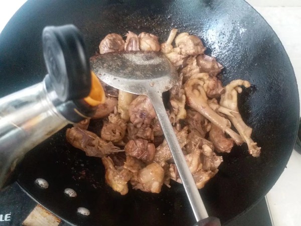蒜香童子雞的做法-咸鮮味燒菜譜-易網(wǎng)健康養(yǎng)生網(wǎng) 蒜香童子雞的做法-咸鮮味燒菜譜