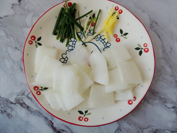 冬瓜鯽魚湯的做法-家常味煮菜譜-易網健康養(yǎng)生網 冬瓜鯽魚湯的做法-家常味煮菜譜