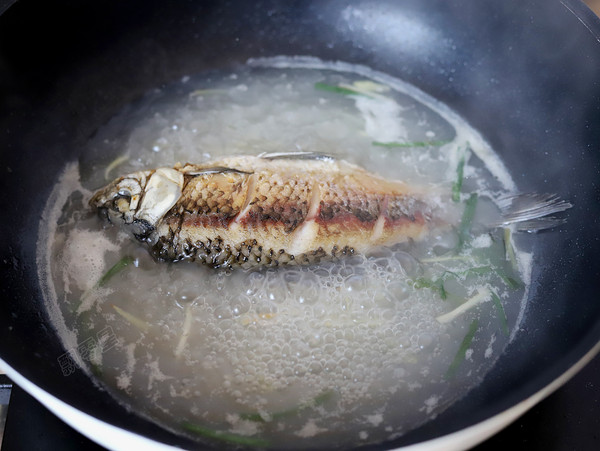 冬瓜鯽魚湯的做法-家常味煮菜譜-易網健康養(yǎng)生網 冬瓜鯽魚湯的做法-家常味煮菜譜
