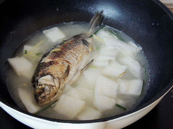 冬瓜鯽魚湯的做法-家常味煮菜譜-易網健康養(yǎng)生網 冬瓜鯽魚湯的做法-家常味煮菜譜