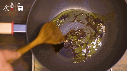 黃豆燒豬尾！超級好吃的家常菜，學會了這道菜，誰還去吃紅燒肉和大豬蹄子??？的做法-咸鮮味燒菜譜