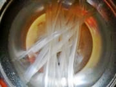 砂鍋魚頭煲的做法-咸鮮味煮菜譜-易網(wǎng)健康養(yǎng)生網(wǎng) 砂鍋魚頭煲的做法-咸鮮味煮菜譜