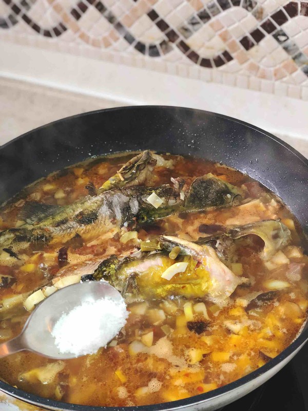 酸豆角筍丁臘肉燒昂刺魚的做法-咸鮮味燒菜譜