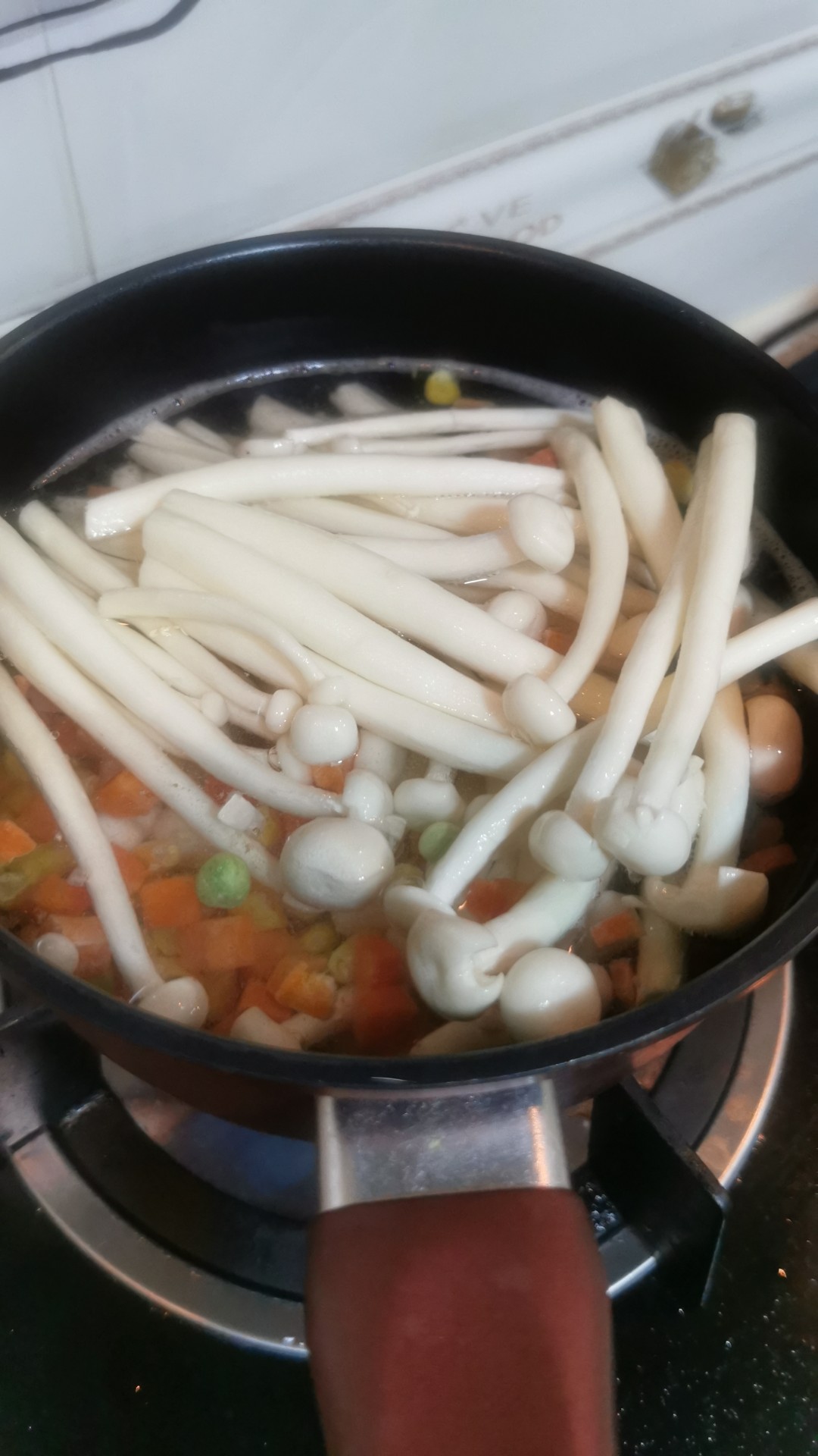 時(shí)蔬白玉菇的做法-咸鮮味炒菜譜