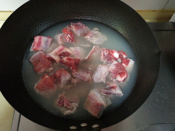 糖醋排骨的做法-酸甜味熘菜譜-易網(wǎng)<a href=http://www.fnaogov.cn/ target=_blank class=infotextkey>健康養(yǎng)生</a>網(wǎng) 糖醋排骨的做法-酸甜味熘菜譜